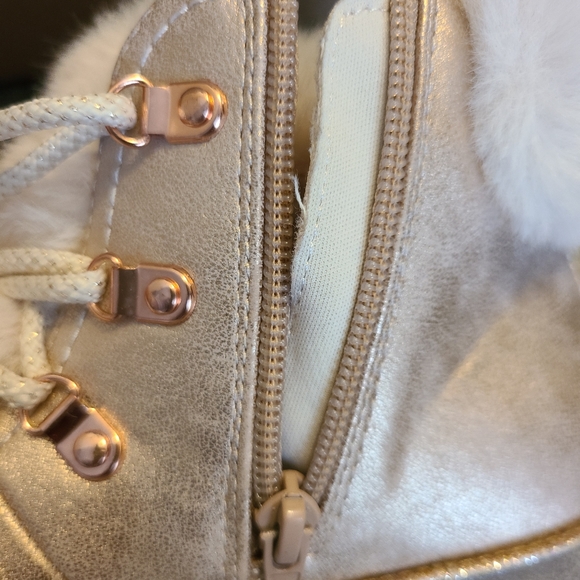 Like New Girls Boots - Picture 7 of 10